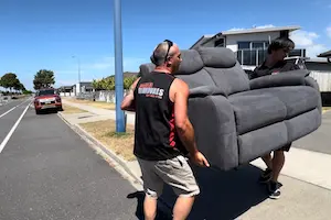 North Island Movers professionals carefully moving residential & commercial customers in the North Island, New Zealand